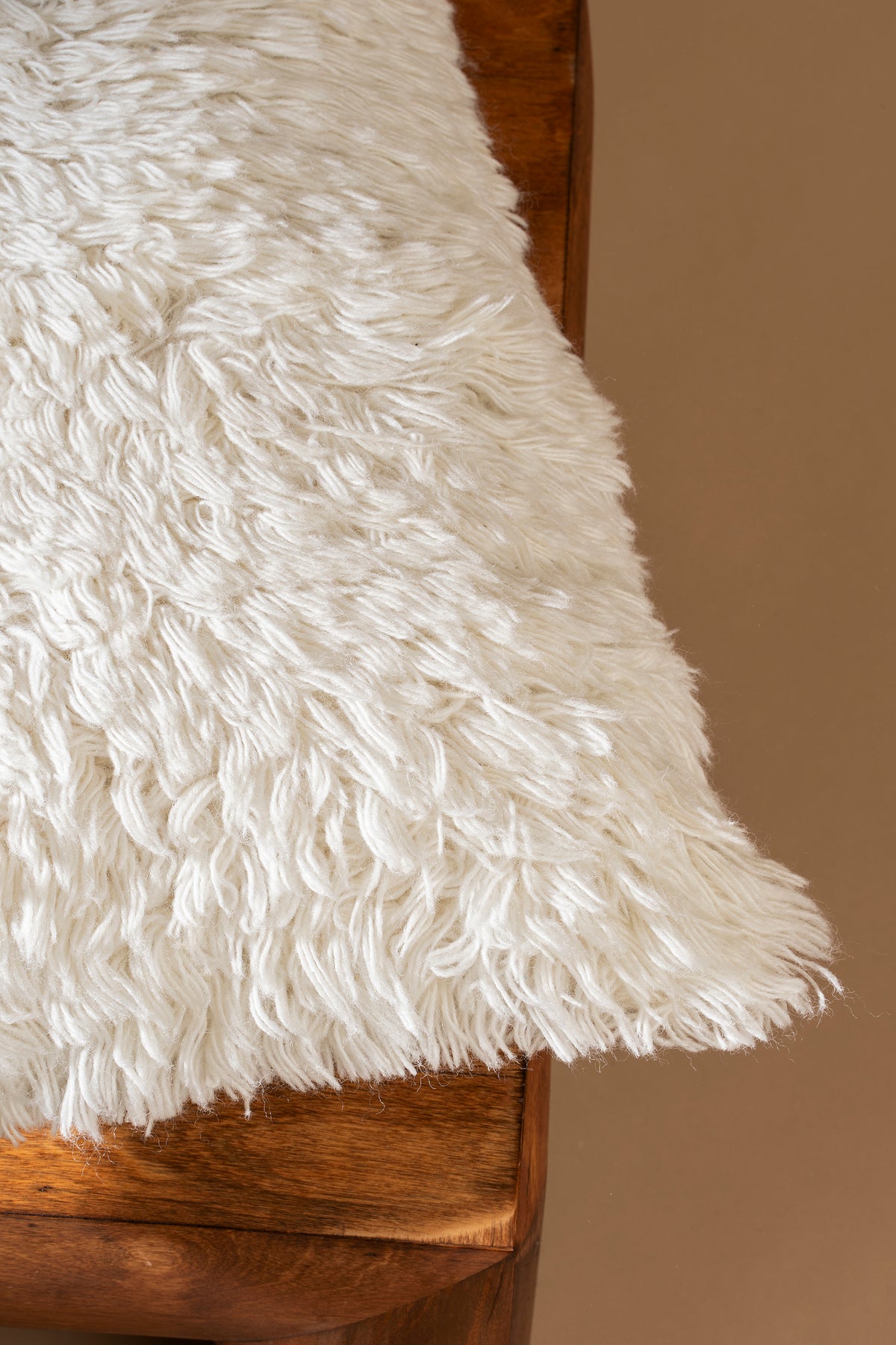 Ewan Shaggy Sheep’s Wool Lumbar, close-up