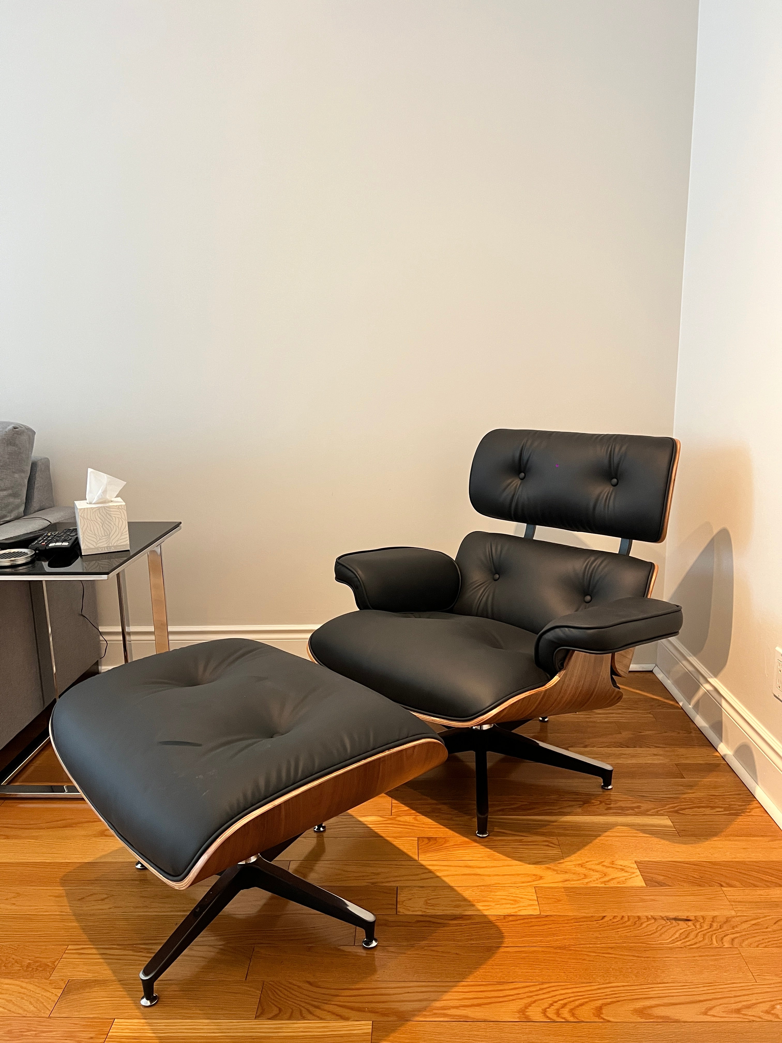 Eames Lounge Chair with Ottoman - Iconic Mid-Century Modern Design